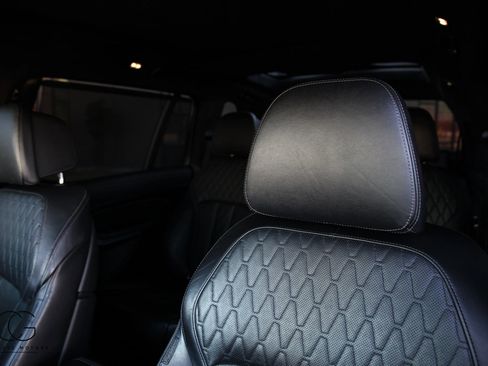 Used 2020 BMW X7 M50i w/ Dynamic Handling Package image 26