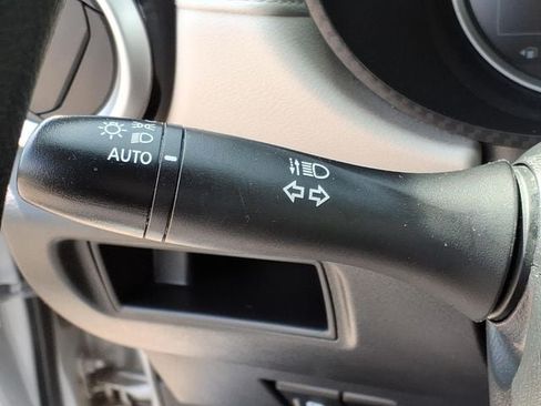 Used 2021 Nissan Versa SV FWD image 24