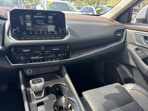 Used 2022 Nissan Rogue Platinum w/ Head-Up Display Package AWD/4WD image 34