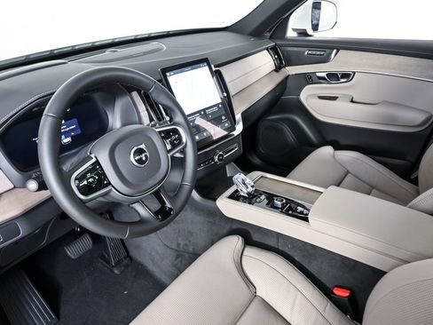 New 2026 Volvo XC90 B5 Ultra image 4