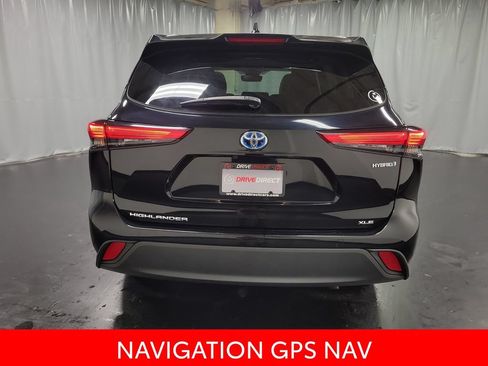 Used 2023 Toyota Highlander XLE AWD/4WD image 7
