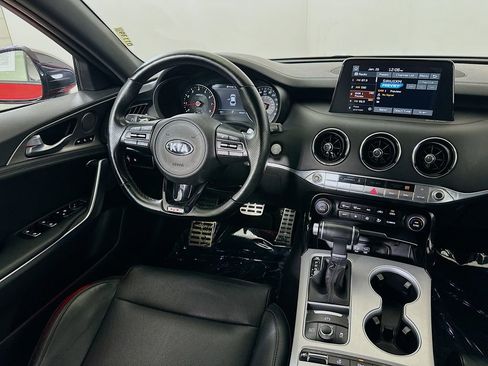 Used 2018 Kia Stinger GT1 image 17