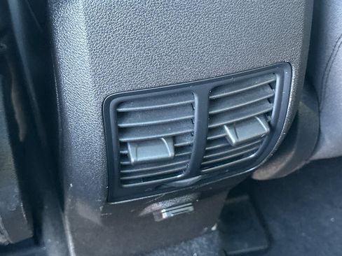 Used 2017 Ford Escape SE image 14