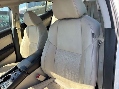 Used 2017 Nissan Maxima Platinum w/ Medallion Package FWD image 21