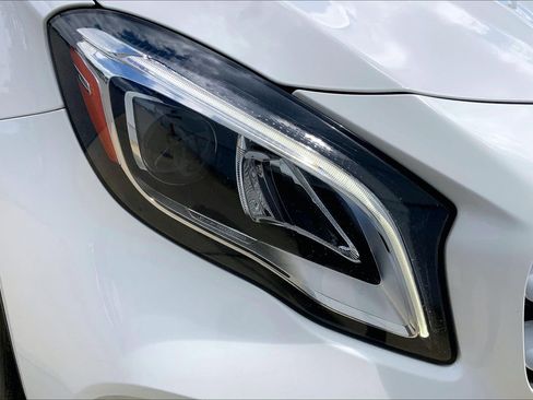 Used 2020 Mercedes-Benz GLA 250 4MATIC image 33