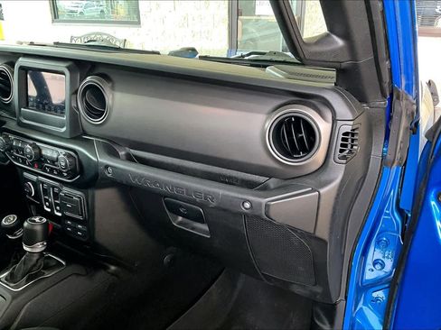 Used 2021 Jeep Wrangler Willys image 15