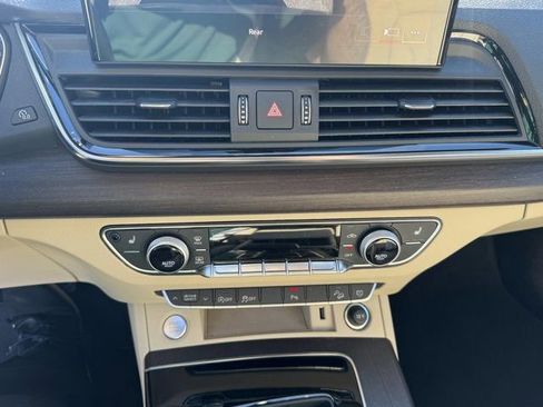 Used 2023 Audi Q5 2.0T Premium w/ Convenience Package image 19