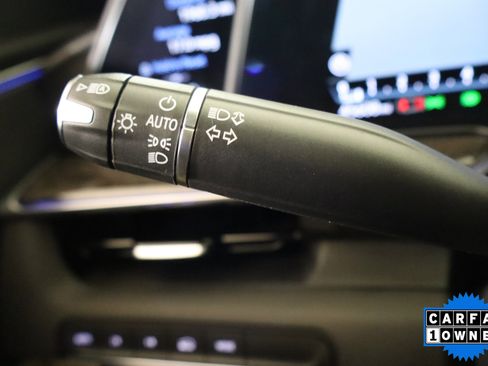 Used 2023 Cadillac Escalade ESV Premium Luxury w/ LPO, Radiant Package image 33