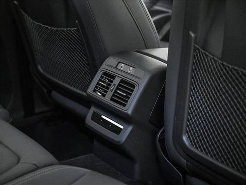 Certified 2025 Audi Q5 Premium w/ Convenience Package AWD/4WD image 17