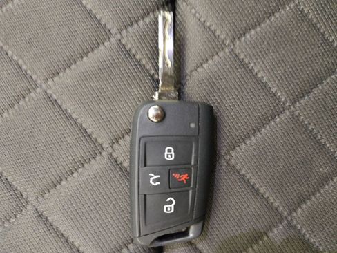 Used 2021 Volkswagen Atlas S image 32