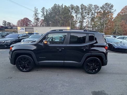 Used 2018 Jeep Renegade Altitude FWD image 8