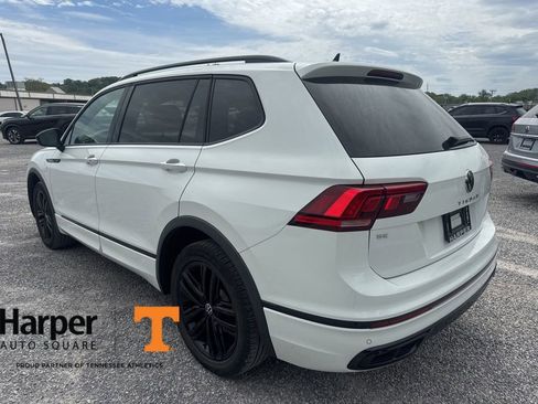 Used 2022 Volkswagen Tiguan SE R-Line image 3