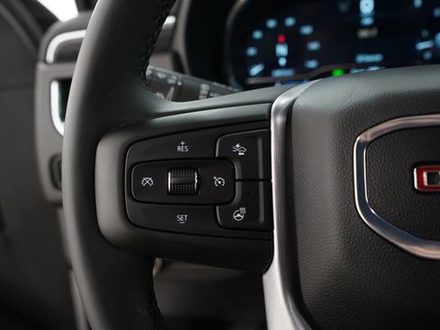Used 2024 GMC Yukon SLT w/ SLT Luxury Package AWD/4WD image 29