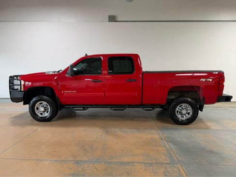 Used 2008 Chevrolet Silverado 2500 LT w/ Safety Package AWD/4WD image 2