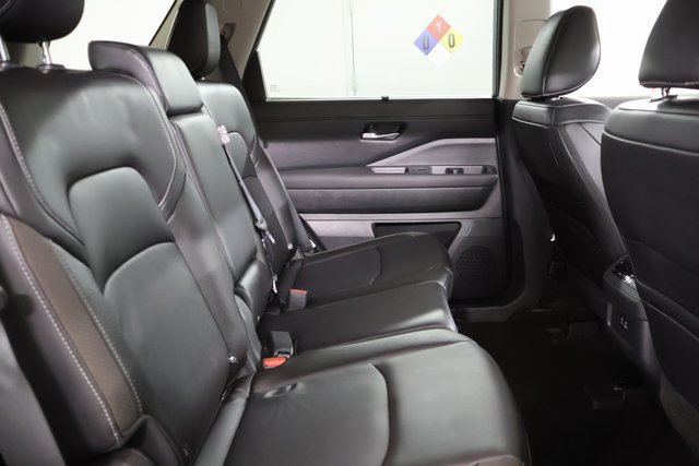 Certified 2025 Nissan Pathfinder SL w/ Black Appearance Package AWD/4WD image 29