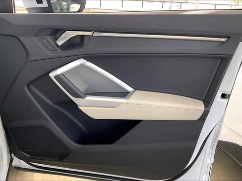 Used 2023 Audi Q3 2.0T Premium w/ Convenience Package image 23