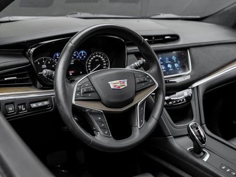 Used 2017 Cadillac XT5 Platinum AWD/4WD image 25