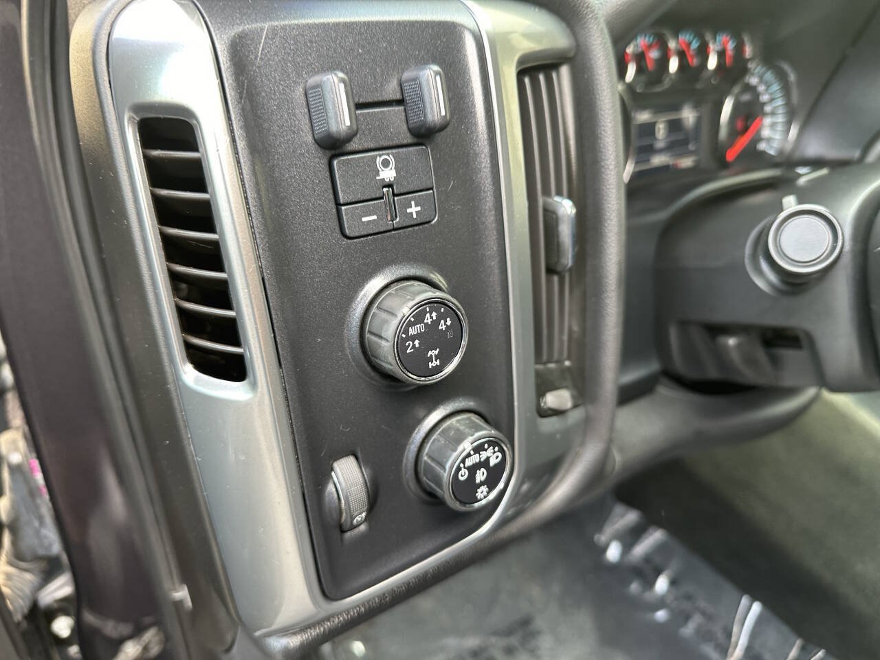 Used 2014 Chevrolet Silverado 1500 LT w/ All Star Edition AWD/4WD image 8