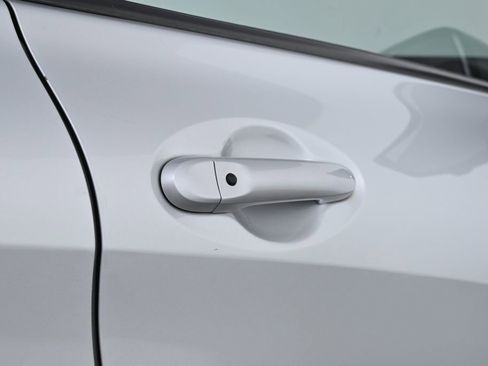 Used 2015 Nissan Versa Note SV image 10