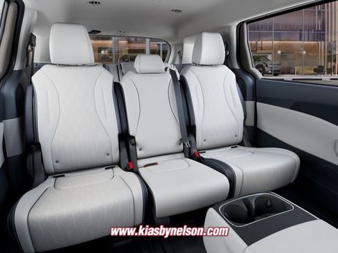 New 2026 Kia Carnival EX FWD image 18
