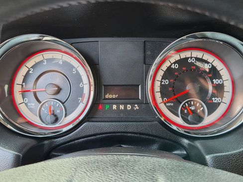 Used 2015 Dodge Grand Caravan SXT w/ UConnect Hands-Free Group image 26