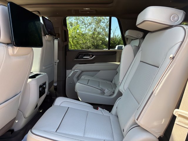 New 2026 GMC Yukon Denali w/ Denali Reserve Package RWD image 15