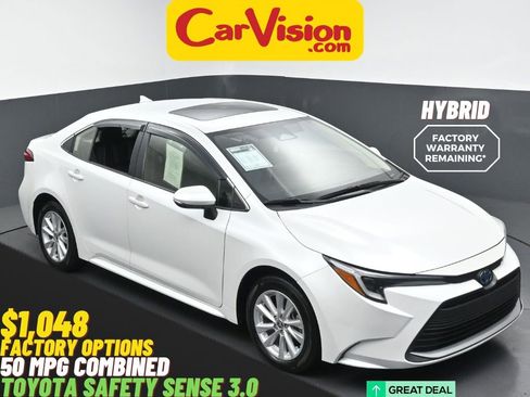 Used 2025 Toyota Corolla XLE FWD image 1