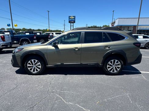 Used 2025 Subaru Outback Premium w/ Popular Package #1 AWD/4WD image 9