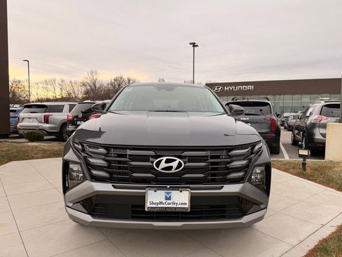 Used 2025 Hyundai Tucson SE AWD/4WD image 8