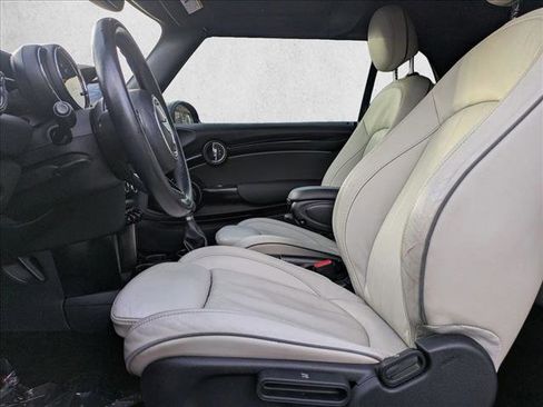 Used 2018 MINI Cooper S image 17