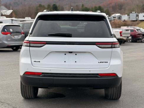 Used 2023 Jeep Grand Cherokee Limited w/ Black Appearance Package AWD/4WD image 6
