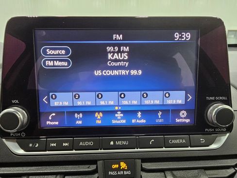 Used 2024 Nissan Altima 2.5 SV FWD image 21