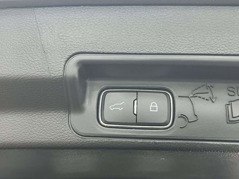 Used 2024 Ford Explorer XLT w/ Equipment Group 202A RWD image 24