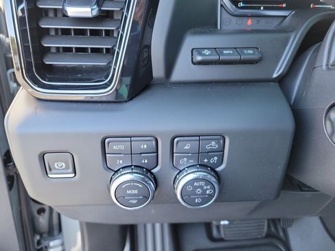 Used 2025 GMC Sierra 1500 AT4 w/ AT4 Premium Package image 28