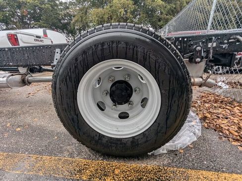 New 2025 Chevrolet Low Cab Forward image 12