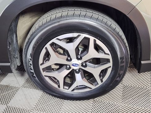 Used 2021 Subaru Forester Premium image 9