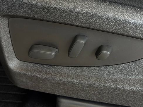 Used 2017 Chevrolet Silverado 1500 LT w/ All Star Edition AWD/4WD image 28