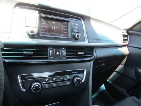 Used 2016 Kia Optima LX w/ Option Group 014 FWD image 29