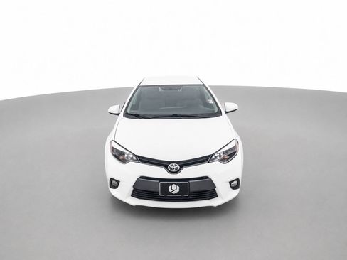 Used 2015 Toyota Corolla LE FWD image 2