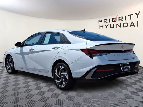 Certified 2025 Hyundai Elantra Sport FWD image 6