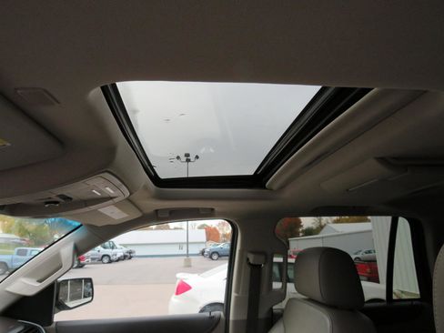 Used 2018 GMC Yukon SLT w/ Open Road Package image 8