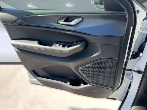 New 2025 Jeep Grand Cherokee Laredo image 12