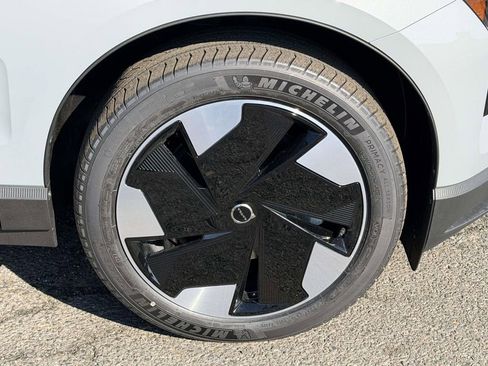 New 2026 Volvo EX30 Plus w/ Climate Package image 23