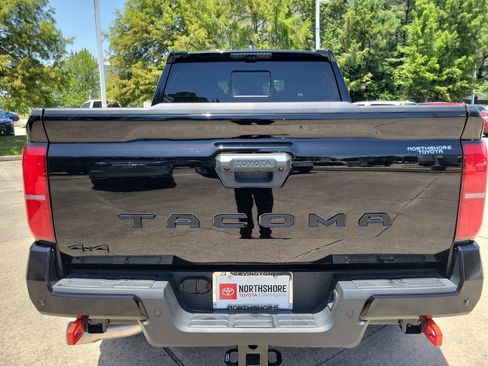 Used 2024 Toyota Tacoma TRD Off-Road w/ TRD Off Road Premium Package AWD/4WD image 4
