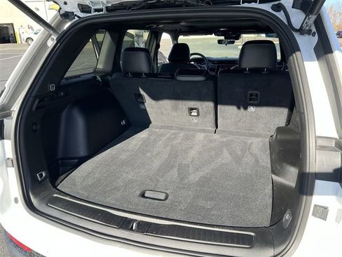 Used 2025 Jeep Grand Cherokee Altitude image 25