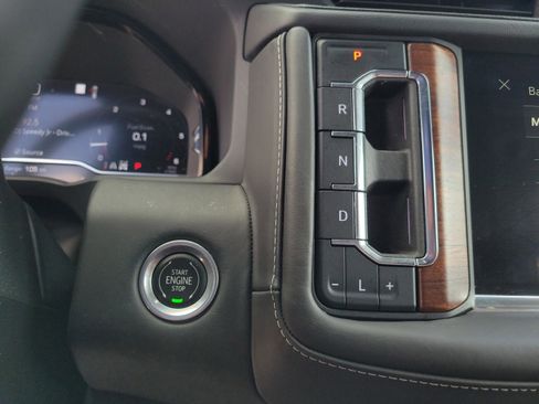 Used 2023 GMC Yukon Denali Ultimate image 21