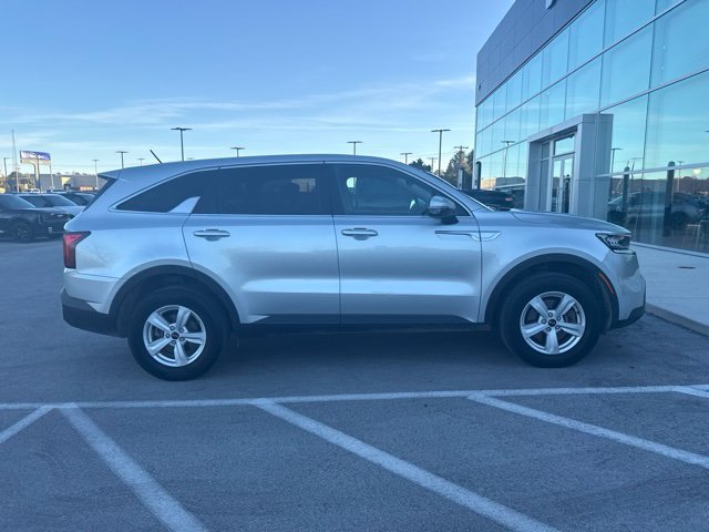 Used 2021 Kia Sorento LX AWD/4WD image 2