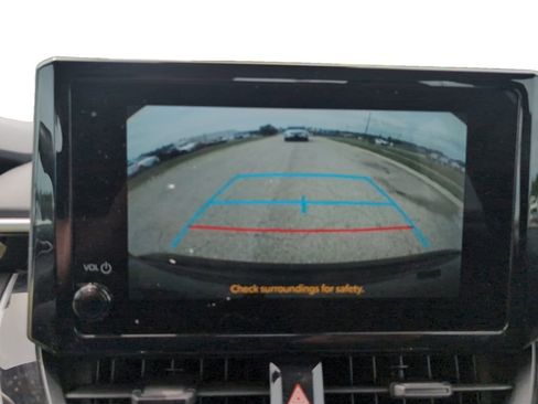 Used 2024 Toyota Corolla LE FWD image 9