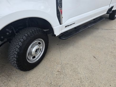 Used 2023 Ford F250 XL w/ FX4 Off-Road Package image 9