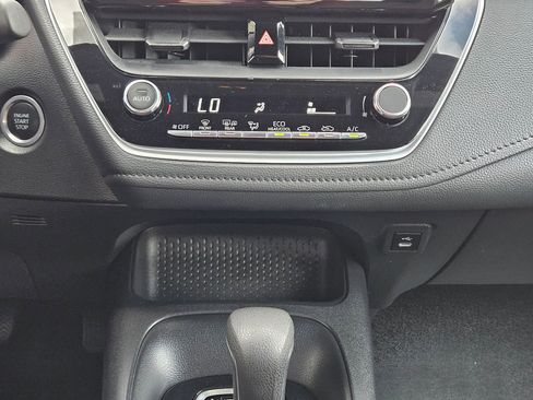 Used 2023 Toyota Corolla SE w/ SE Premium Package FWD image 14